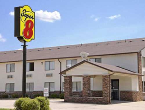 Super 8 by Wyndham Dyersville Eksteriør billede